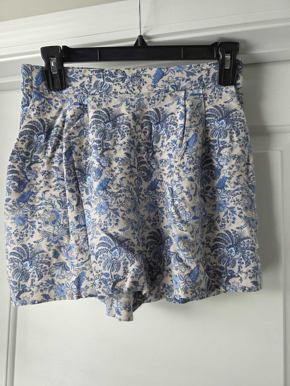 H&M Blue Floral Print Elastic Waist Women’s Shorts
